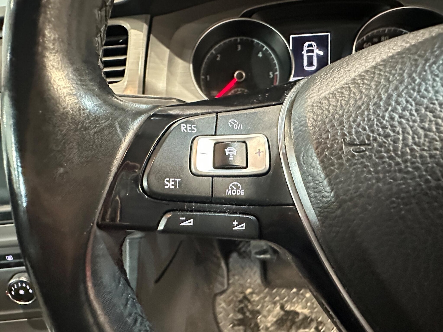 Used Volkswagen Golf 2015 for sale - 76942702: Photo 28