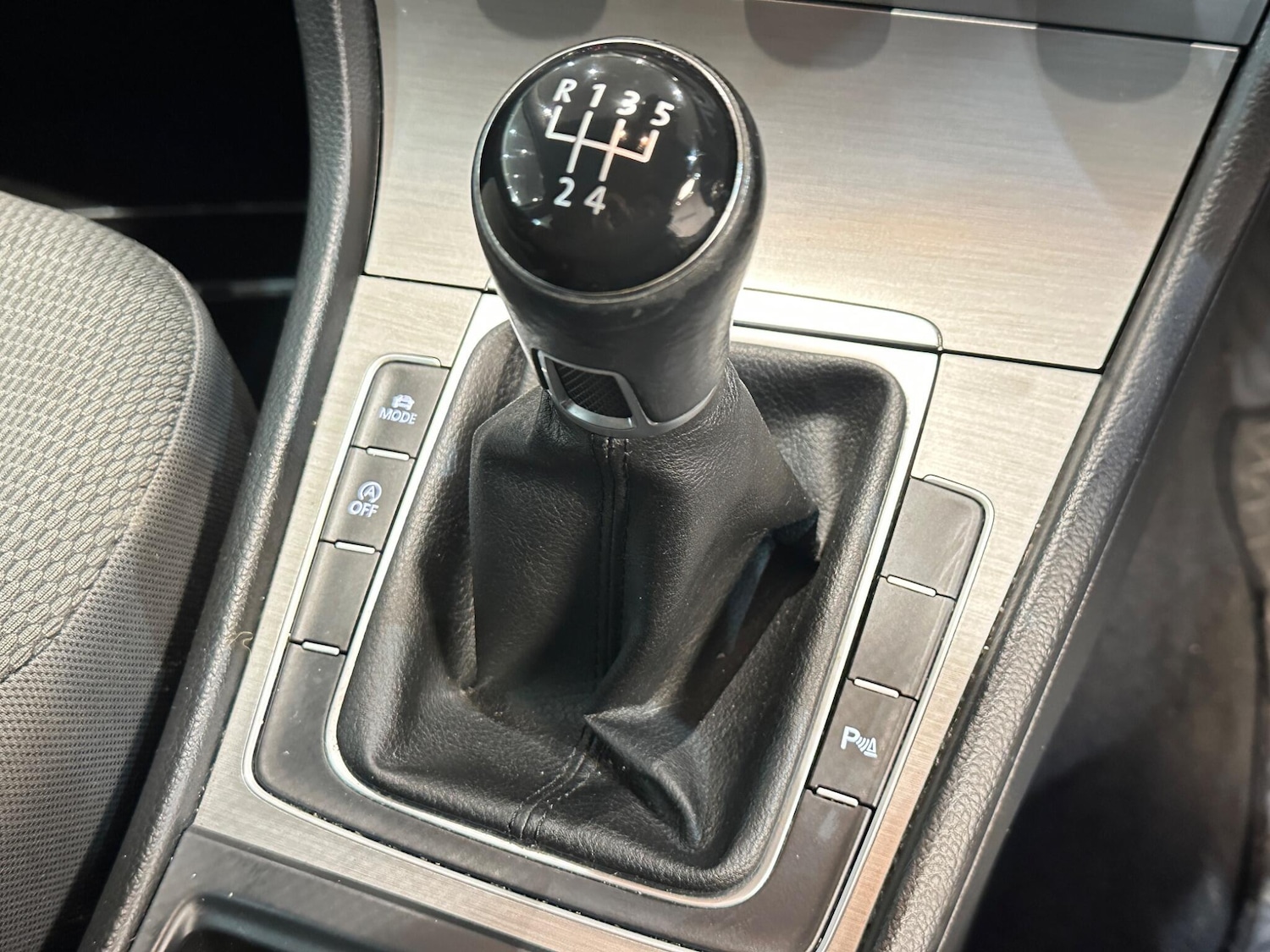 Used Volkswagen Golf 2015 for sale - 76942702: Photo 31