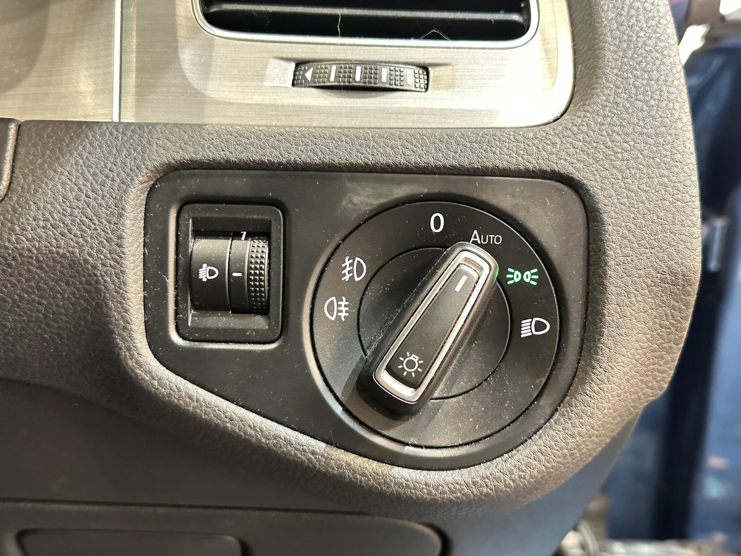 Used Volkswagen Golf 2015 for sale - 76942702: Photo 32