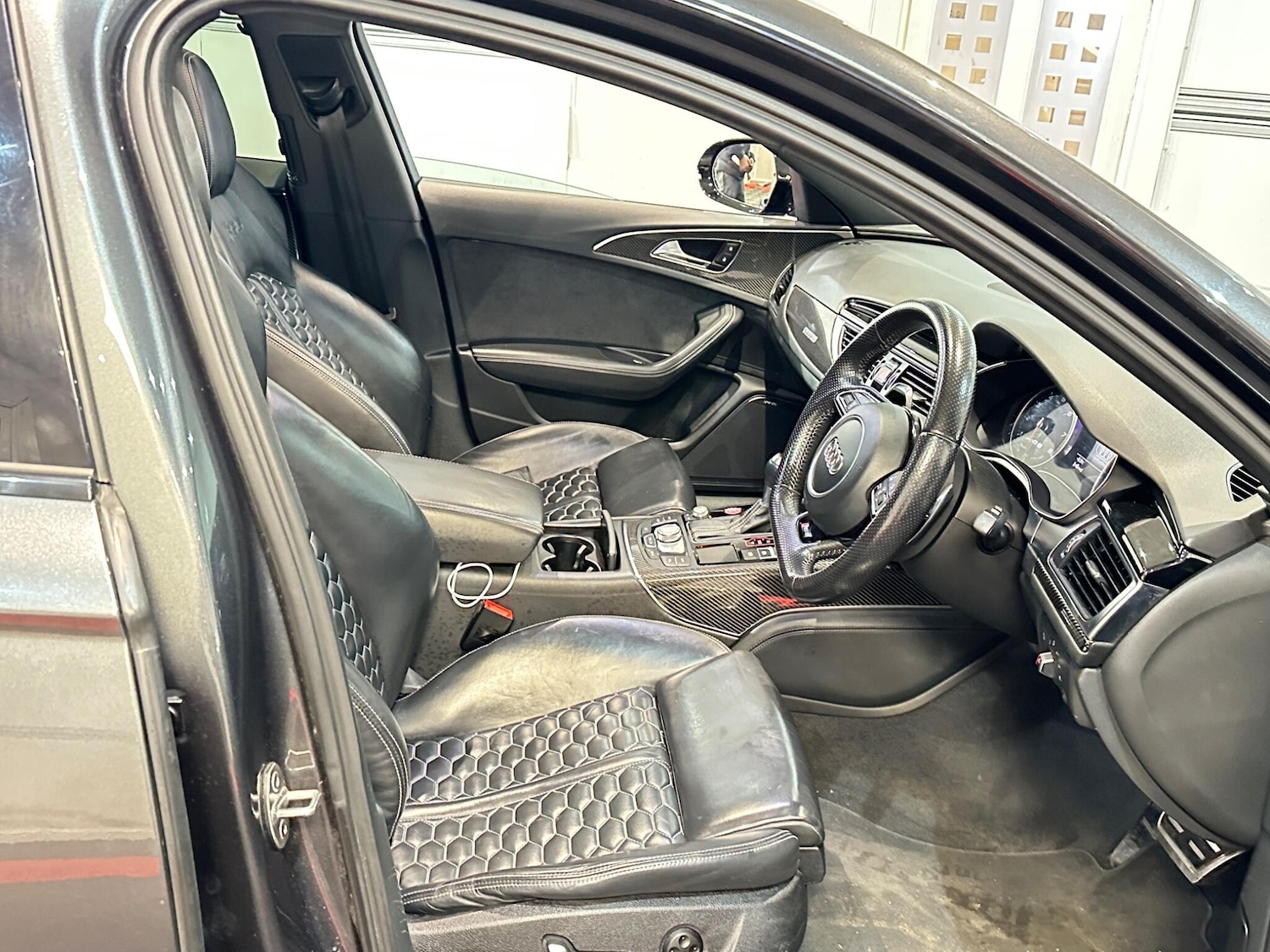 Used Audi RS6 2016 for sale - 77908735: Photo 16