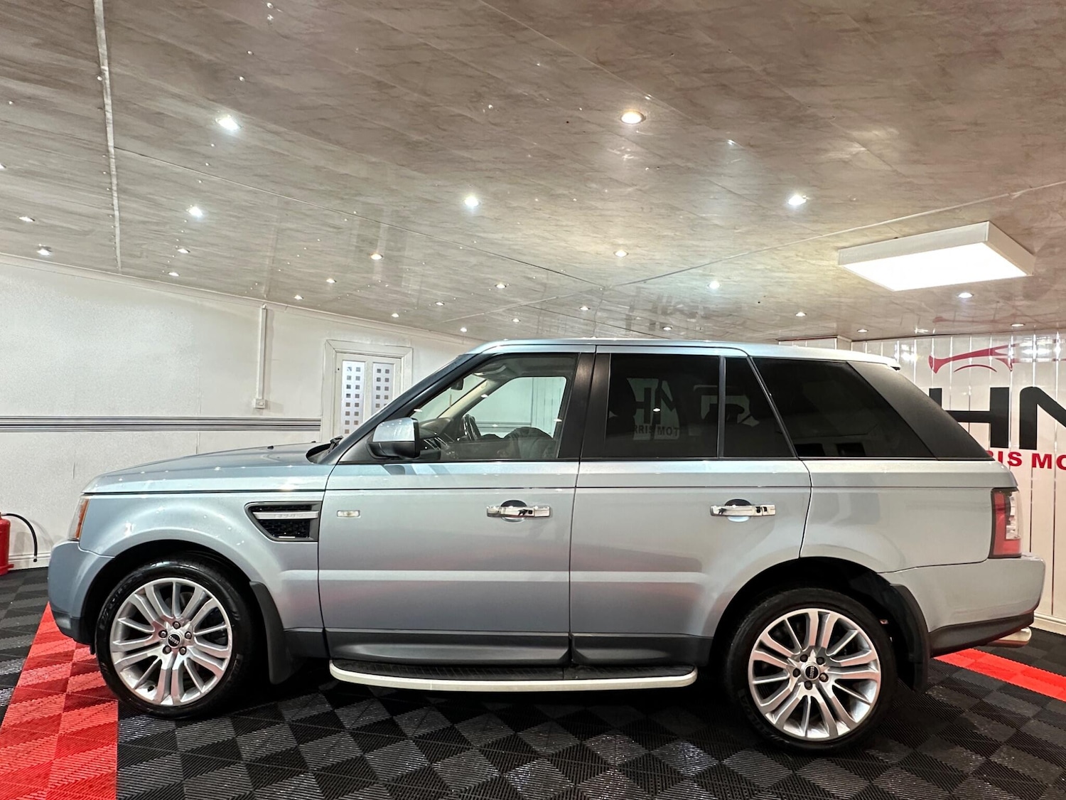Used Land Rover Range Rover Sport 2011 for sale - 76942673: Photo 11