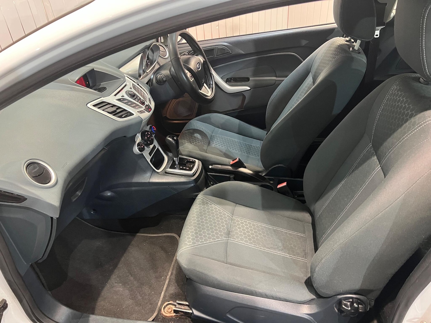 Used Ford Fiesta 2010 for sale - 76317811: Photo 17