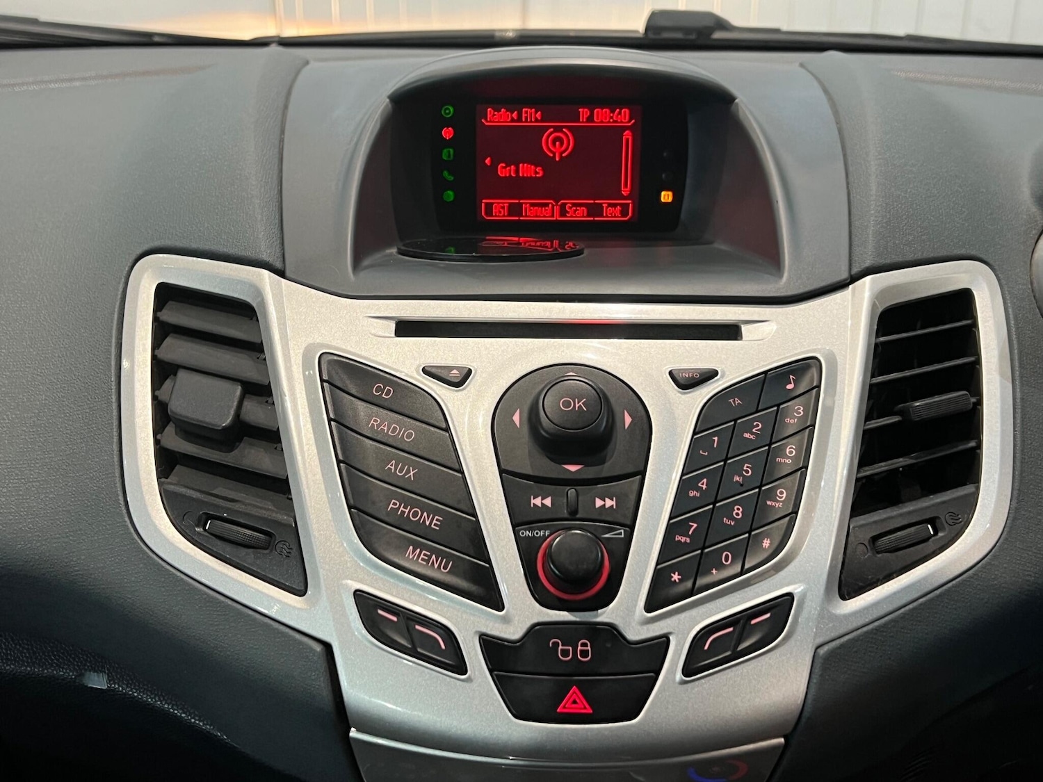 Used Ford Fiesta 2010 for sale - 76317811: Photo 22