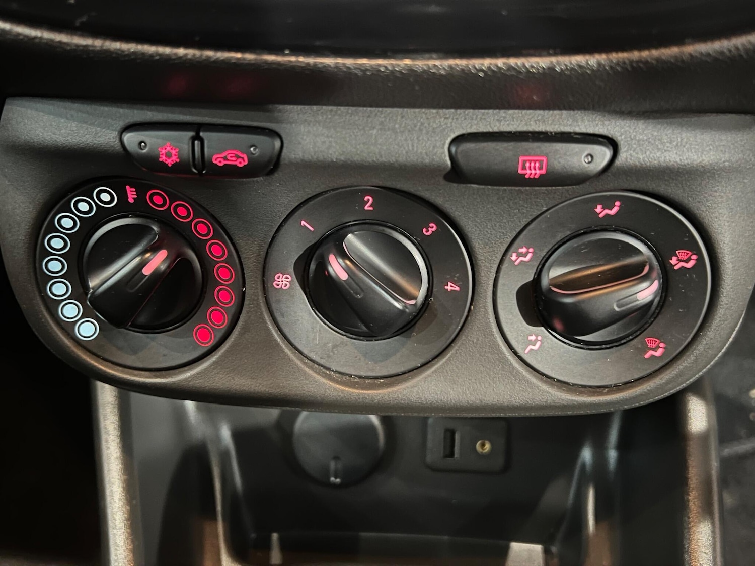 Used Vauxhall Corsa 2015 for sale - 76189041: Photo 25