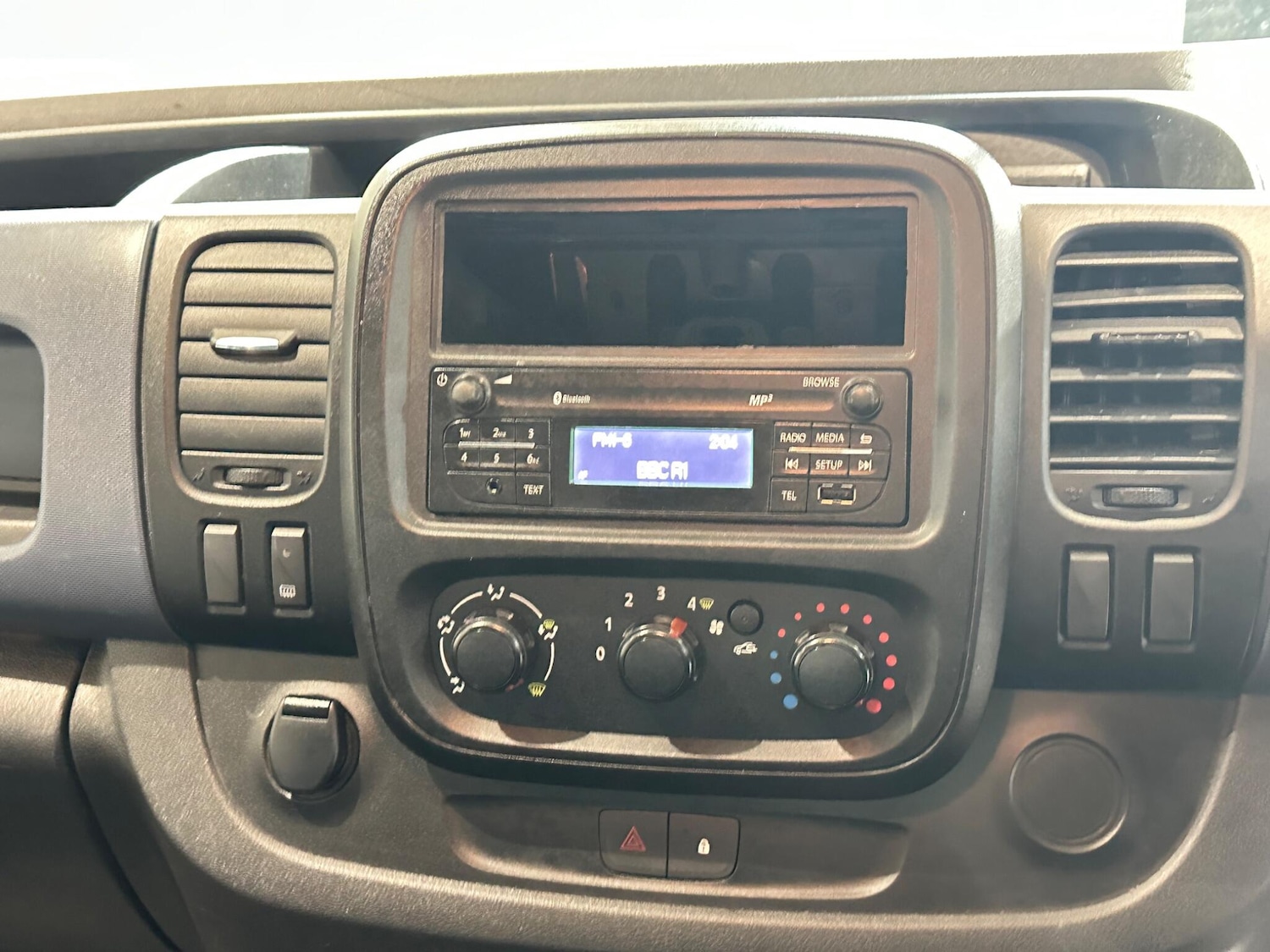 Used Vauxhall Vivaro 2015 for sale - 76990409: Photo 29