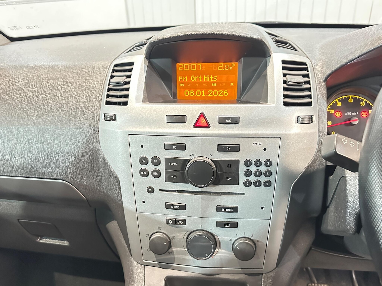 Used Vauxhall Zafira 2010 for sale - 77175785: Photo 28