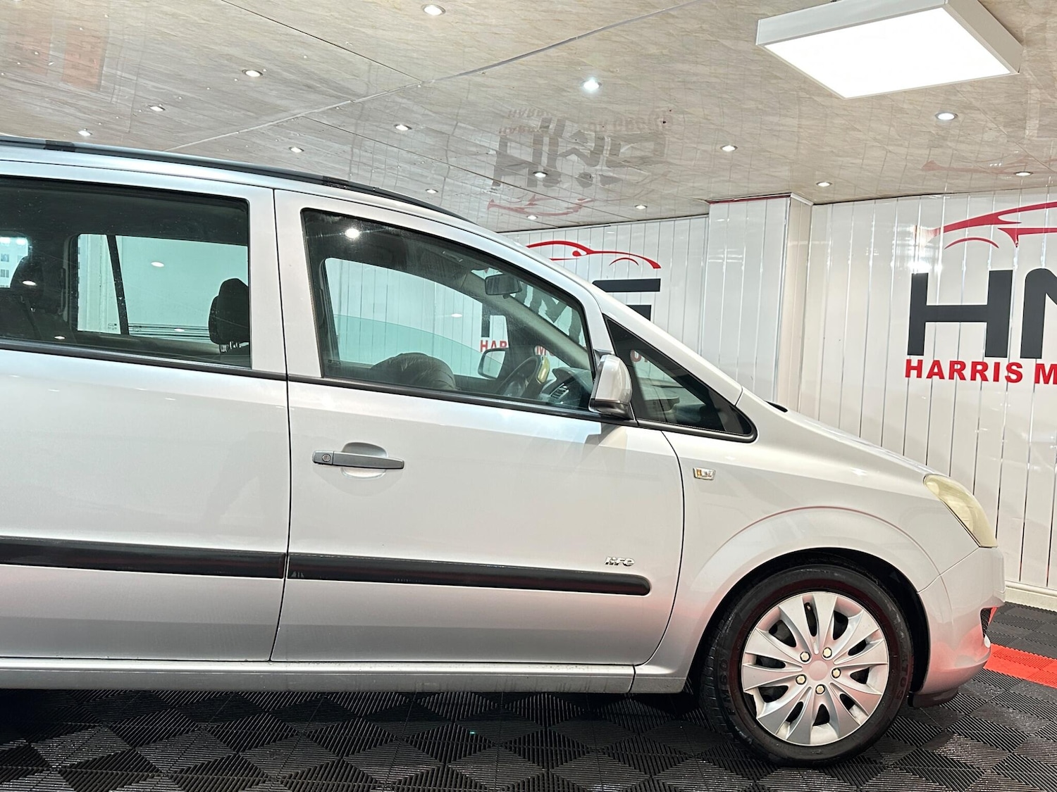 Used Vauxhall Zafira 2010 for sale - 77175785: Photo 48