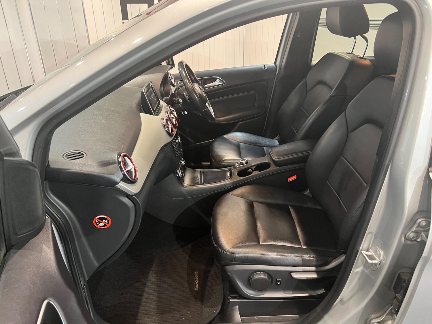 Used Mercedes-Benz B-Class 2014 for sale - 76099613: Photo 16