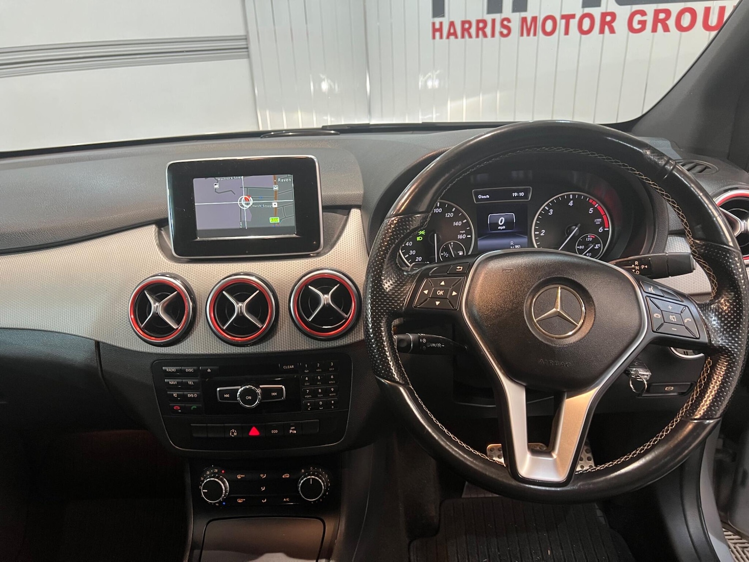 Used Mercedes-Benz B-Class 2014 for sale - 76099613: Photo 17