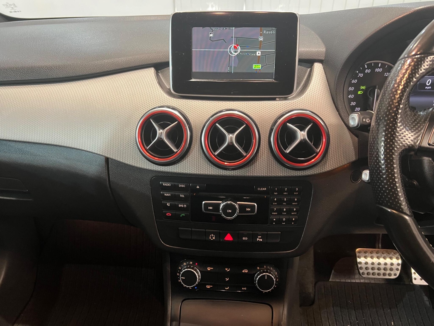 Used Mercedes-Benz B-Class 2014 for sale - 76099613: Photo 21
