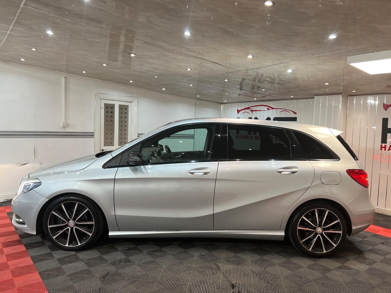 Used Mercedes-Benz B-Class 2014 for sale - 76099613: Photo 5