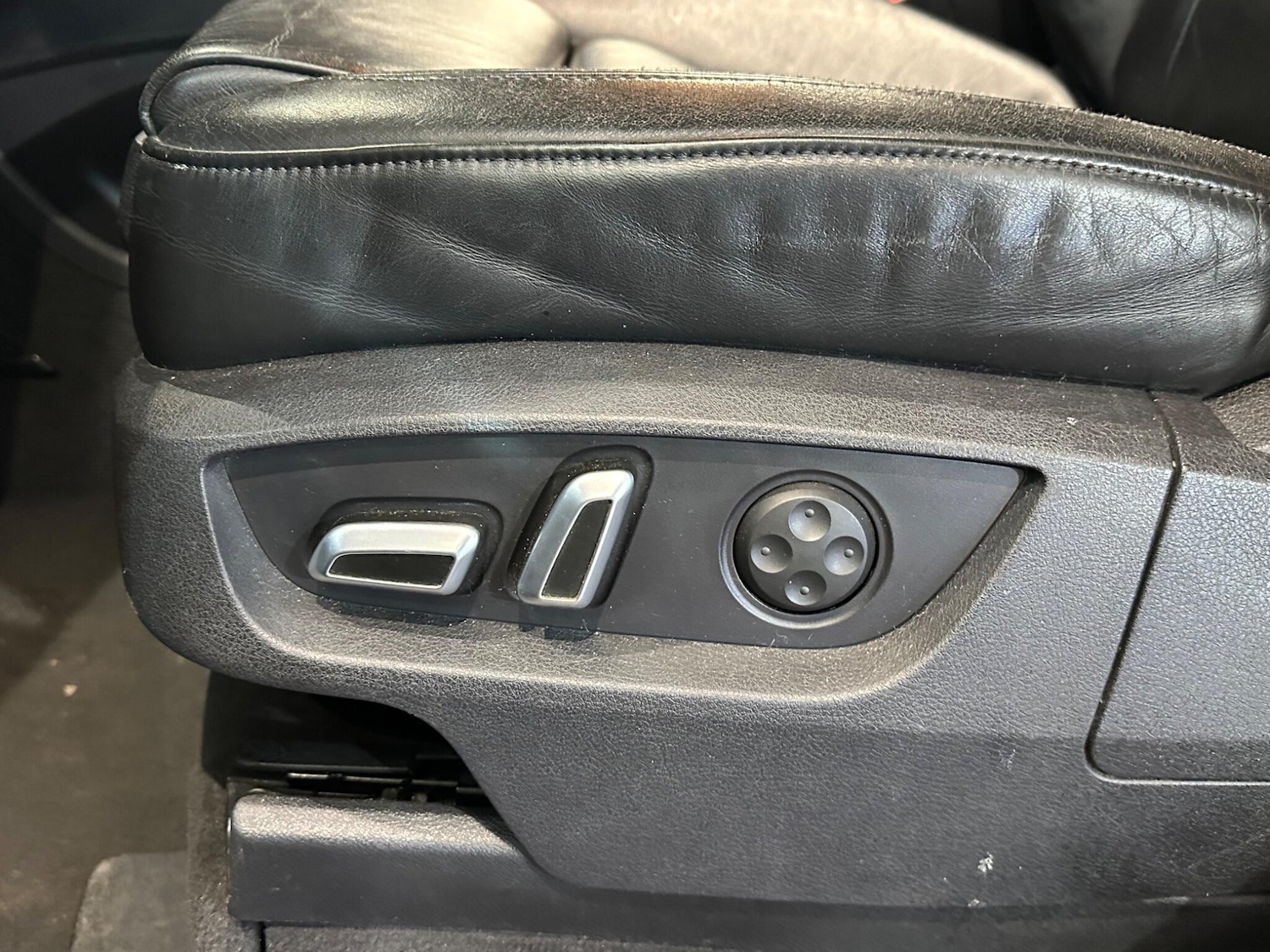 Used Audi Q7 2014 for sale - 76371281: Photo 35