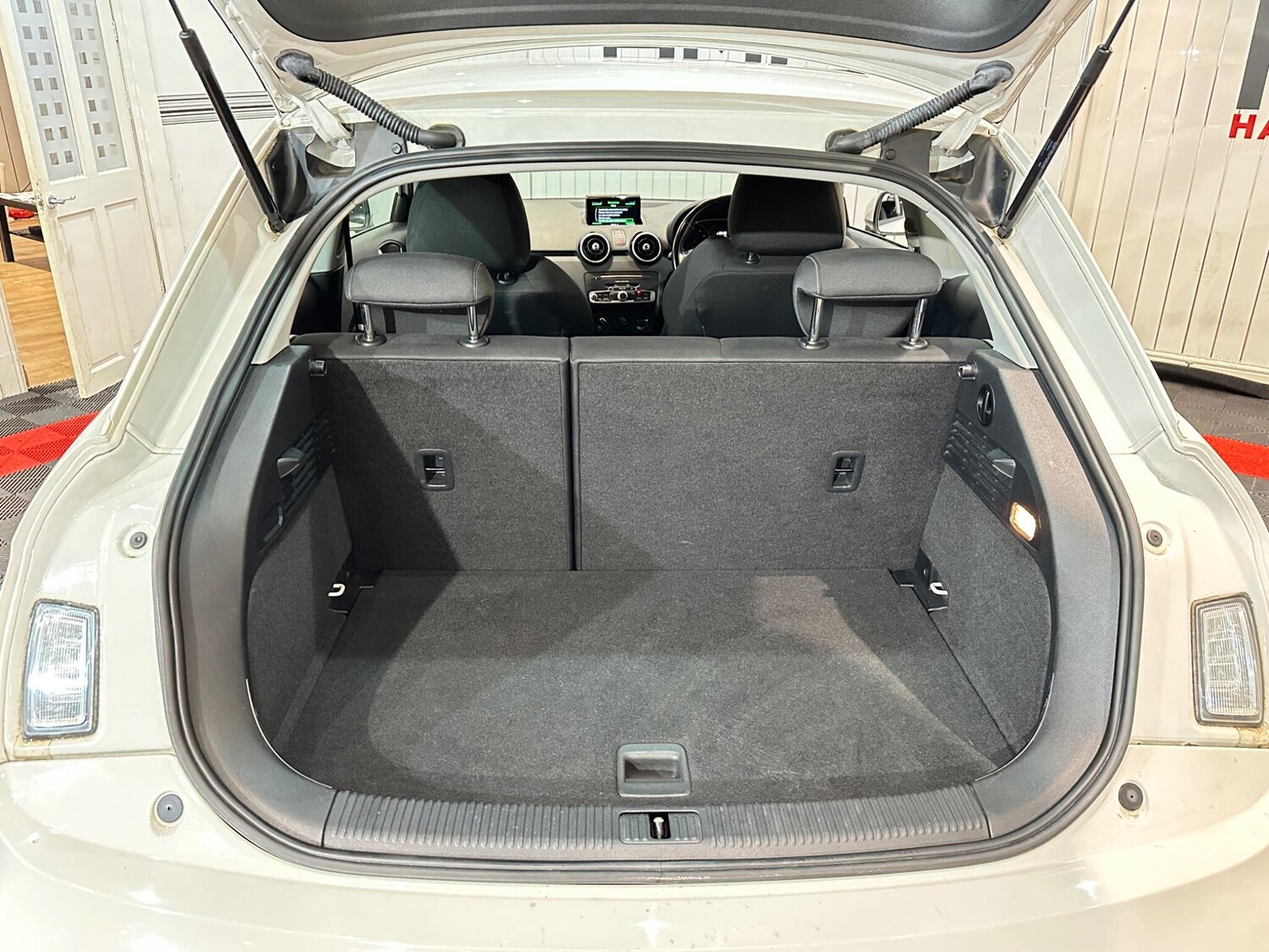 Used Audi A1 2015 for sale - 77909052: Photo 20