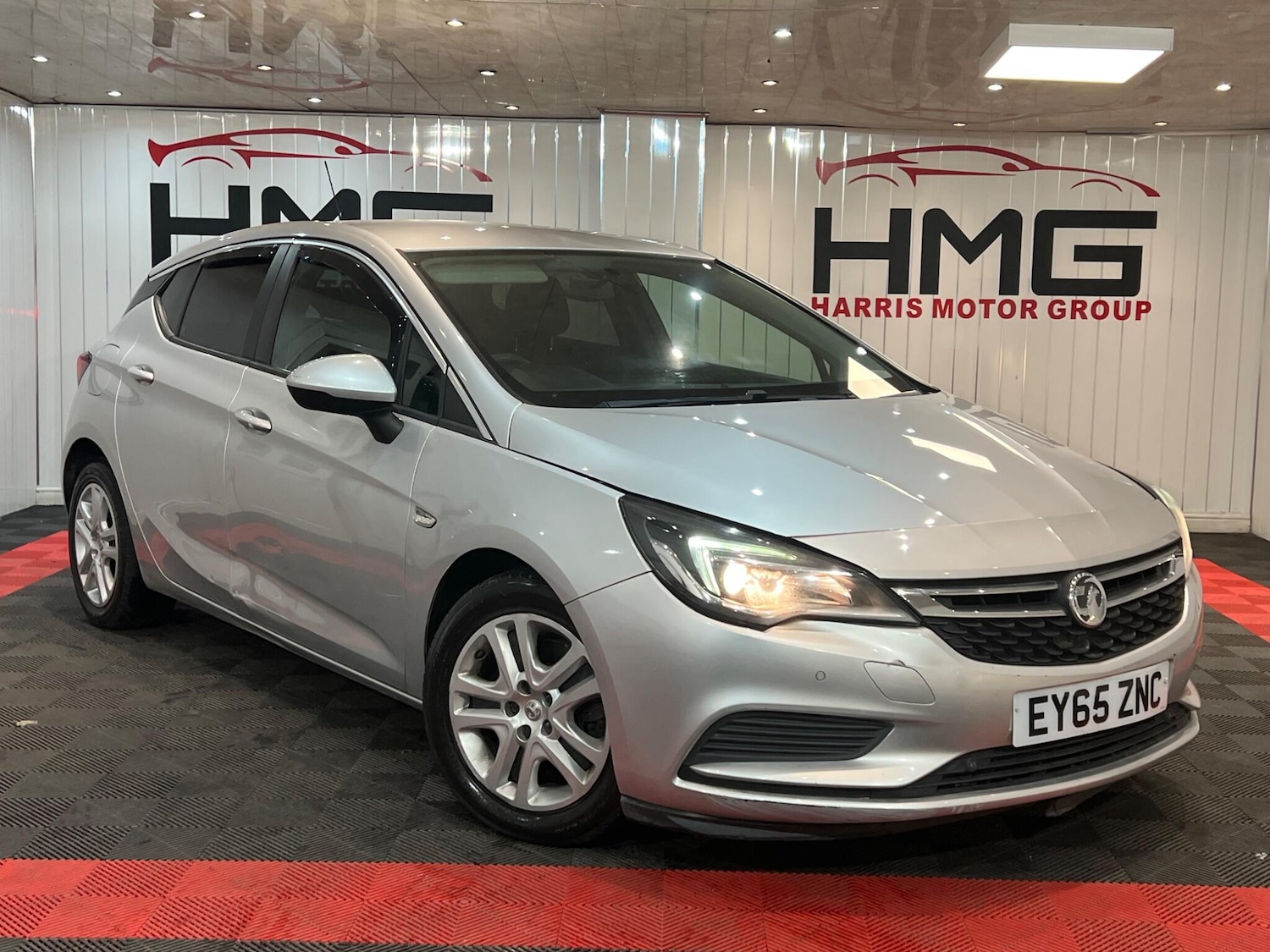 Used Vauxhall Astra for sale - 76476437: Photo 2