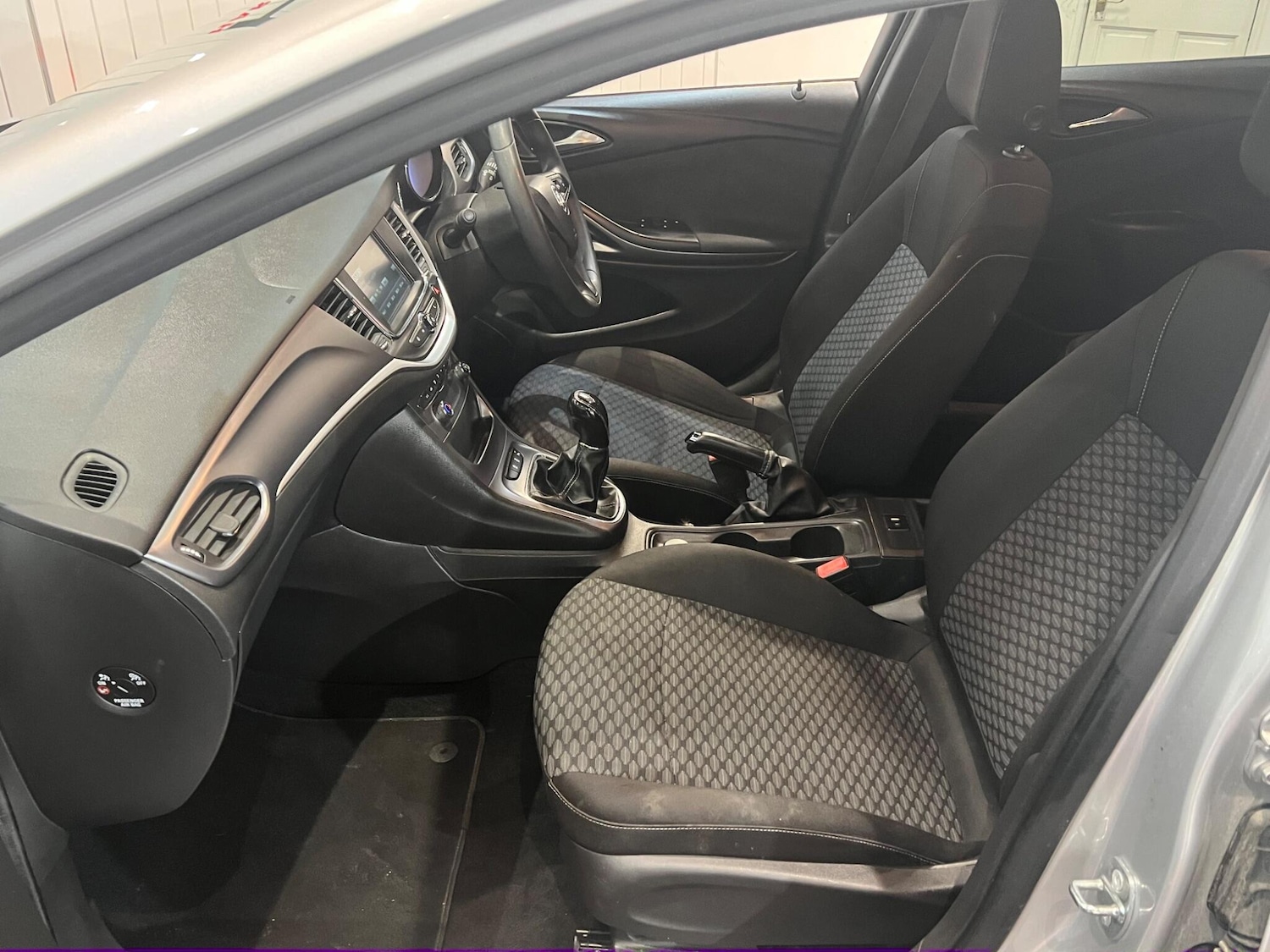 Used Vauxhall Astra for sale - 76476437: Photo 23