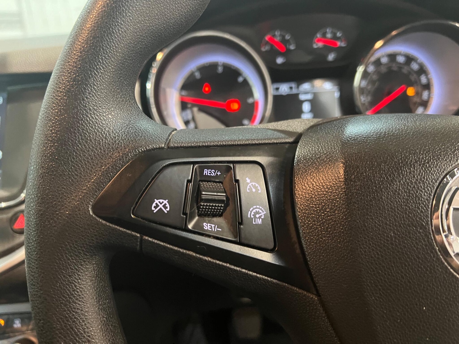 Used Vauxhall Astra for sale - 76476437: Photo 26