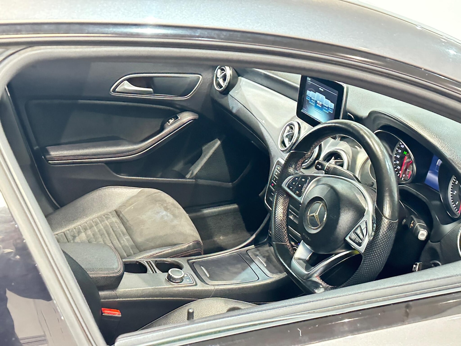 Used Mercedes-Benz CLA for sale - 77926230: Photo 14