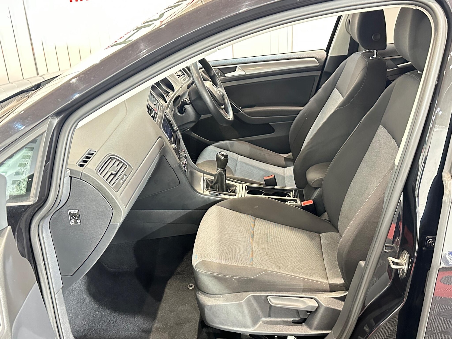 Used Volkswagen Golf 2015 for sale - 76996925: Photo 22