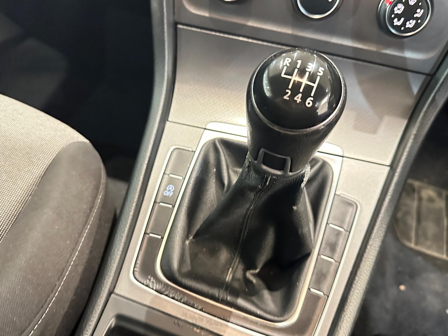 Used Volkswagen Golf 2015 for sale - 76996925: Photo 28