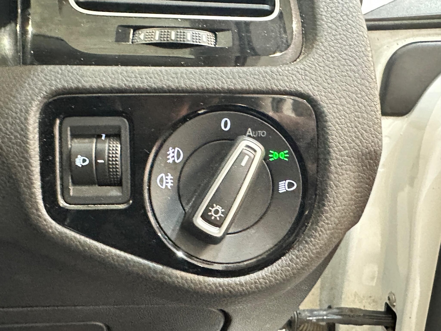 Used Volkswagen Golf 2013 for sale - 76512223: Photo 32