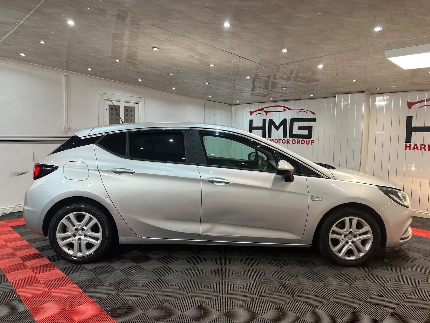 Used Vauxhall Astra for sale - 77175800: Photo 10