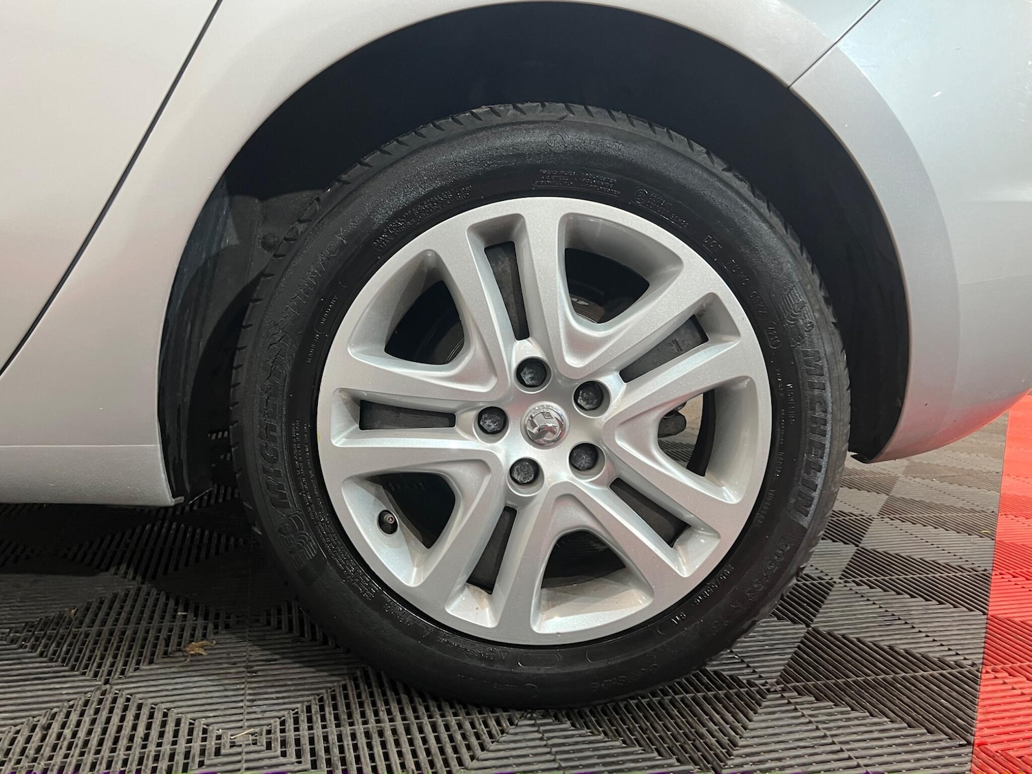 Used Vauxhall Astra for sale - 77175800: Photo 16