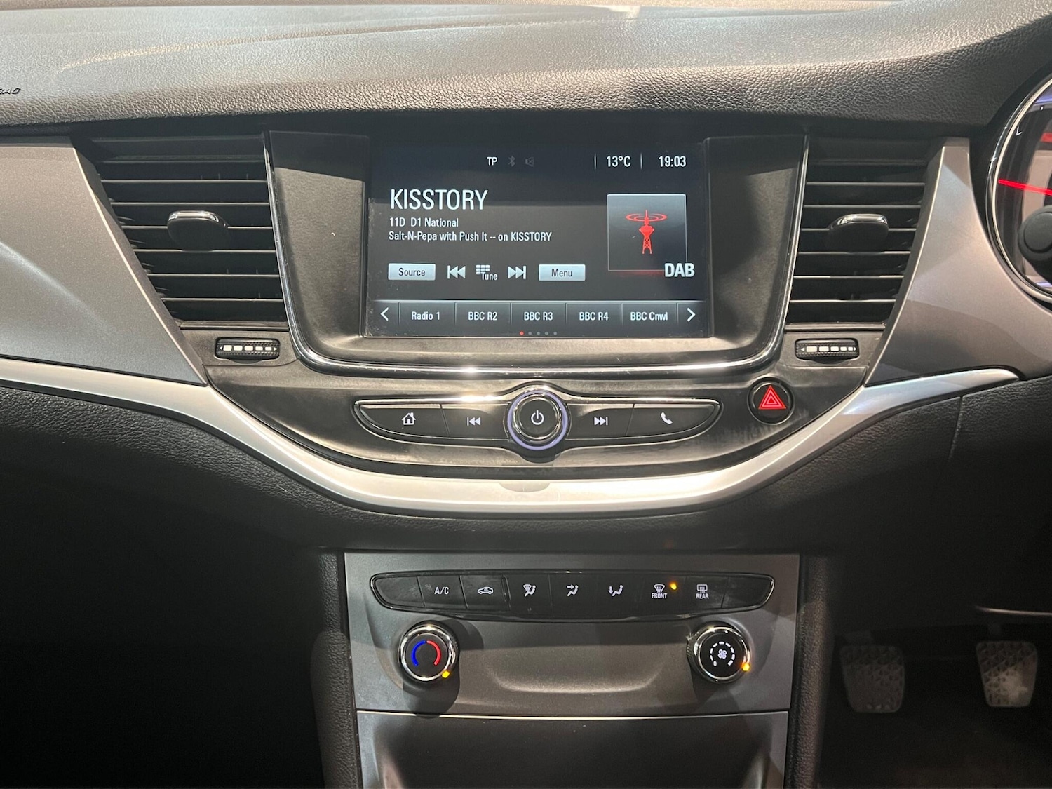 Used Vauxhall Astra for sale - 77175800: Photo 29