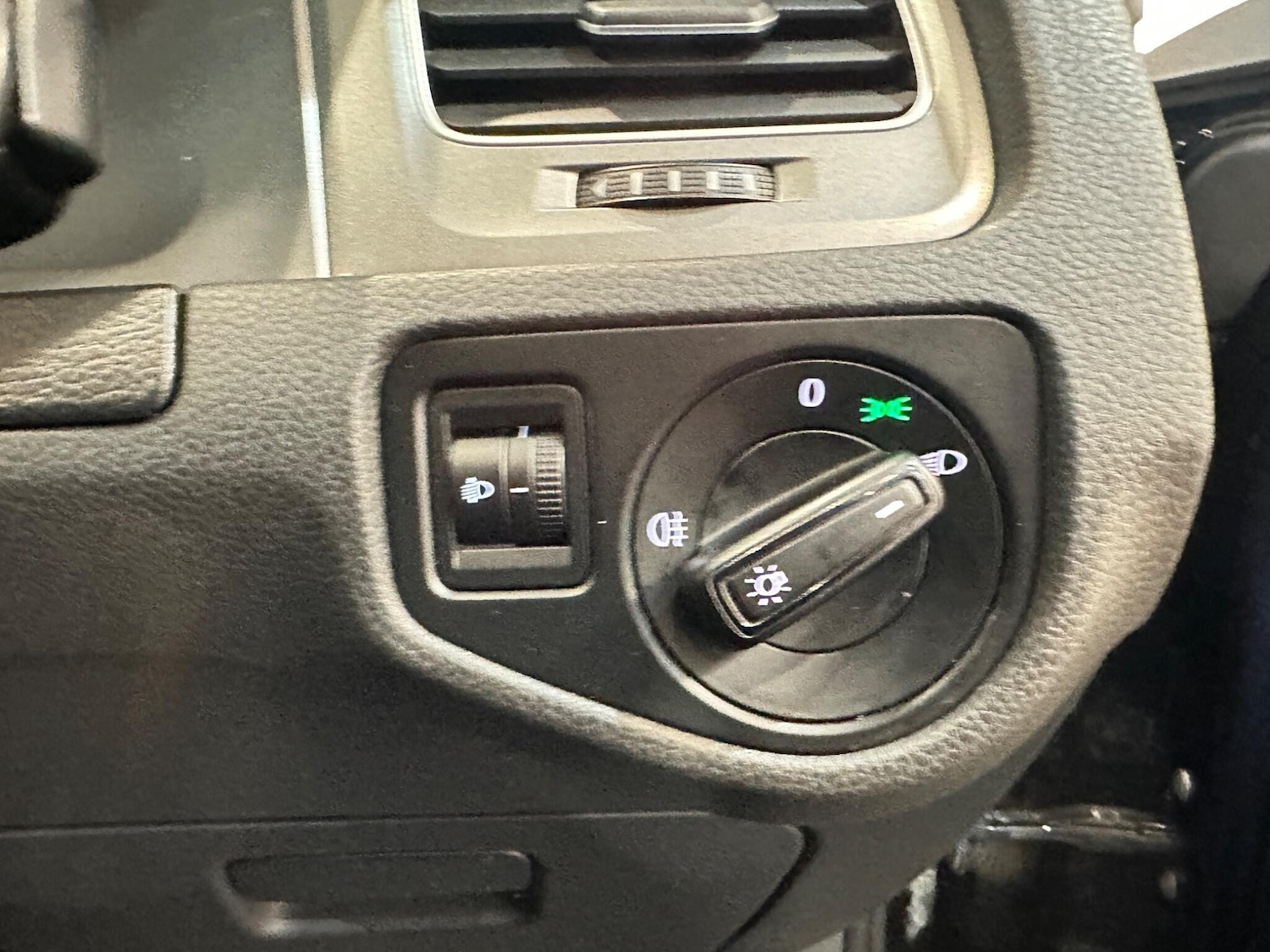 Used Volkswagen Golf for sale - 77970624: Photo 24