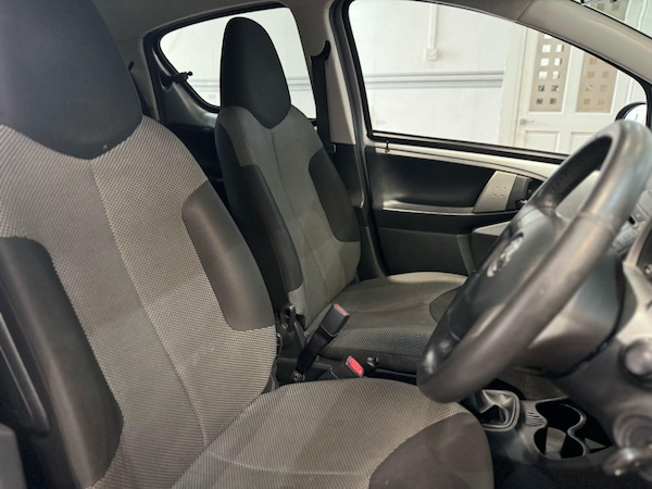 Used Toyota AYGO 2014 for sale - 75622939: Photo 14
