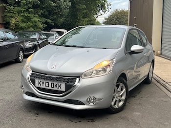 Used Peugeot 208 2013 for sale - 79553934: Photo