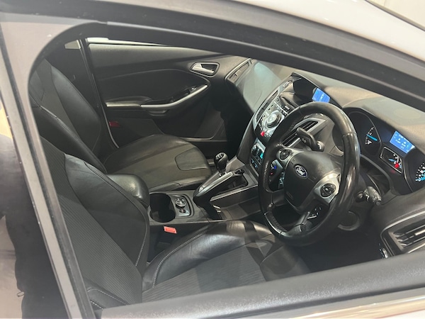 Used Ford Focus 2013 for sale - 76227412: Photo 11