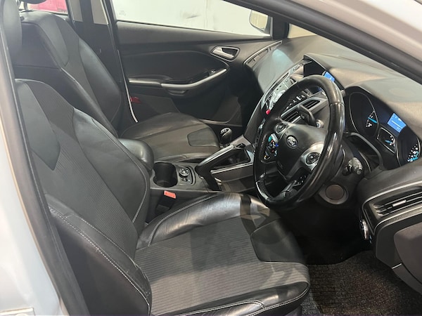 Used Ford Focus 2013 for sale - 76227412: Photo 12