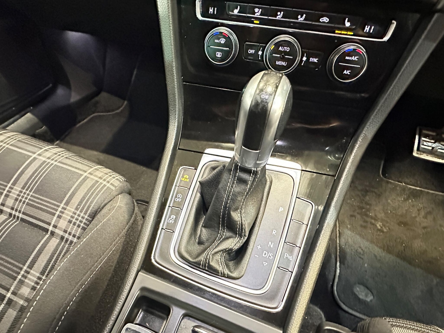 Used Volkswagen Golf for sale - 77926214: Photo 32