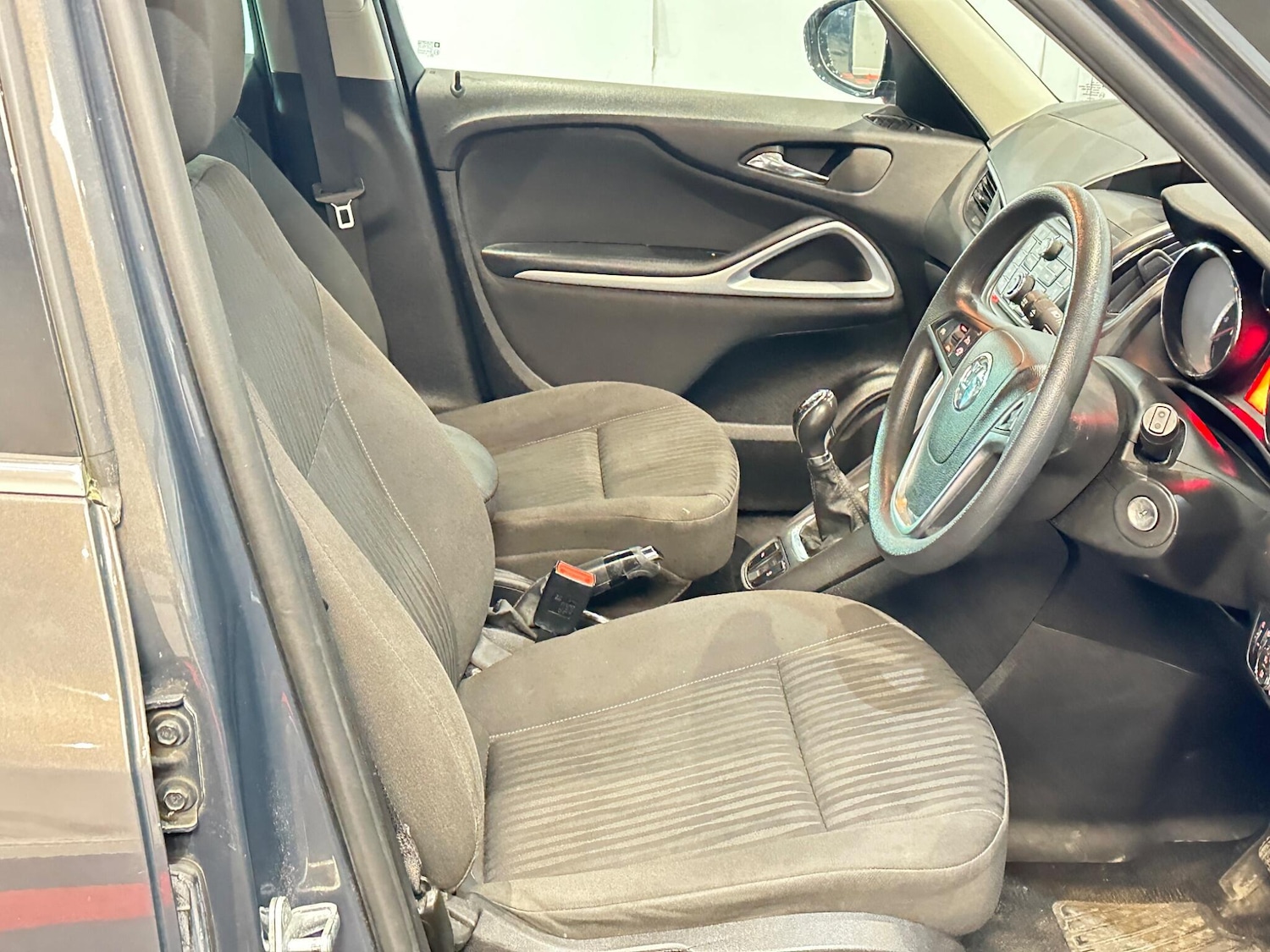 Used Vauxhall Zafira Tourer for sale - 77611913: Photo 17