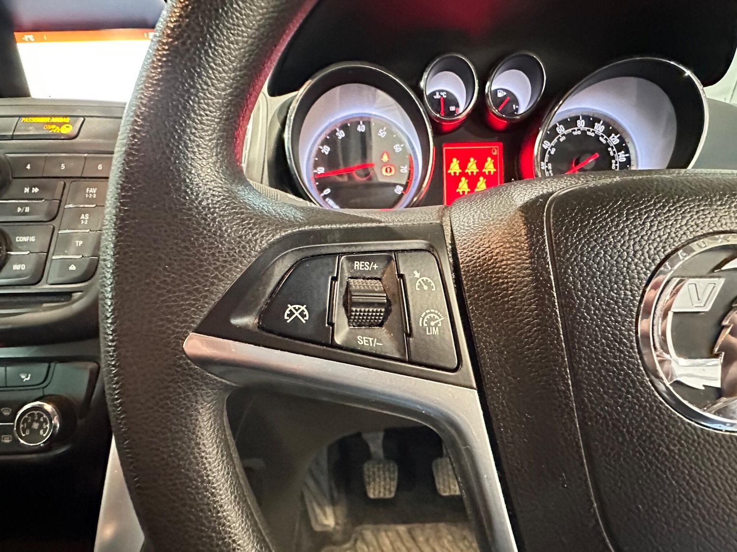 Used Vauxhall Zafira Tourer for sale - 77611913: Photo 33