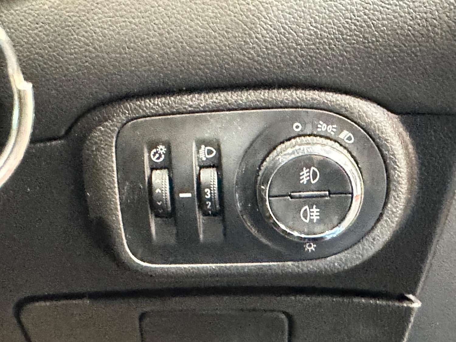 Used Vauxhall Zafira Tourer for sale - 77611913: Photo 35