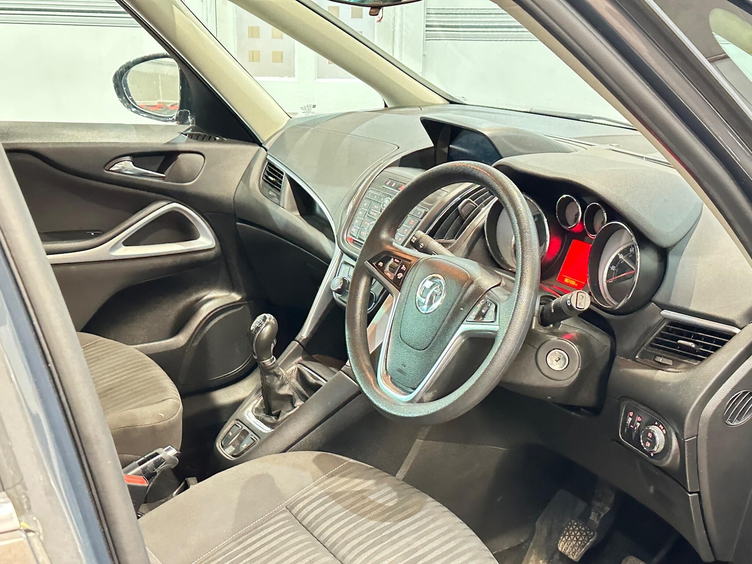 Used Vauxhall Zafira Tourer for sale - 77611913: Photo 36