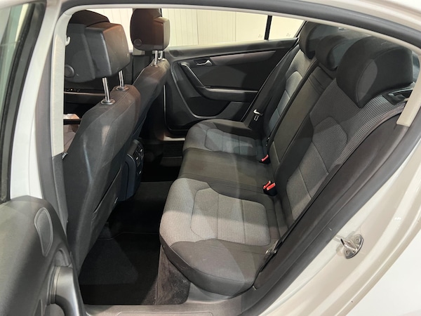 Used Volkswagen Passat 2011 for sale - 76189223: Photo 15