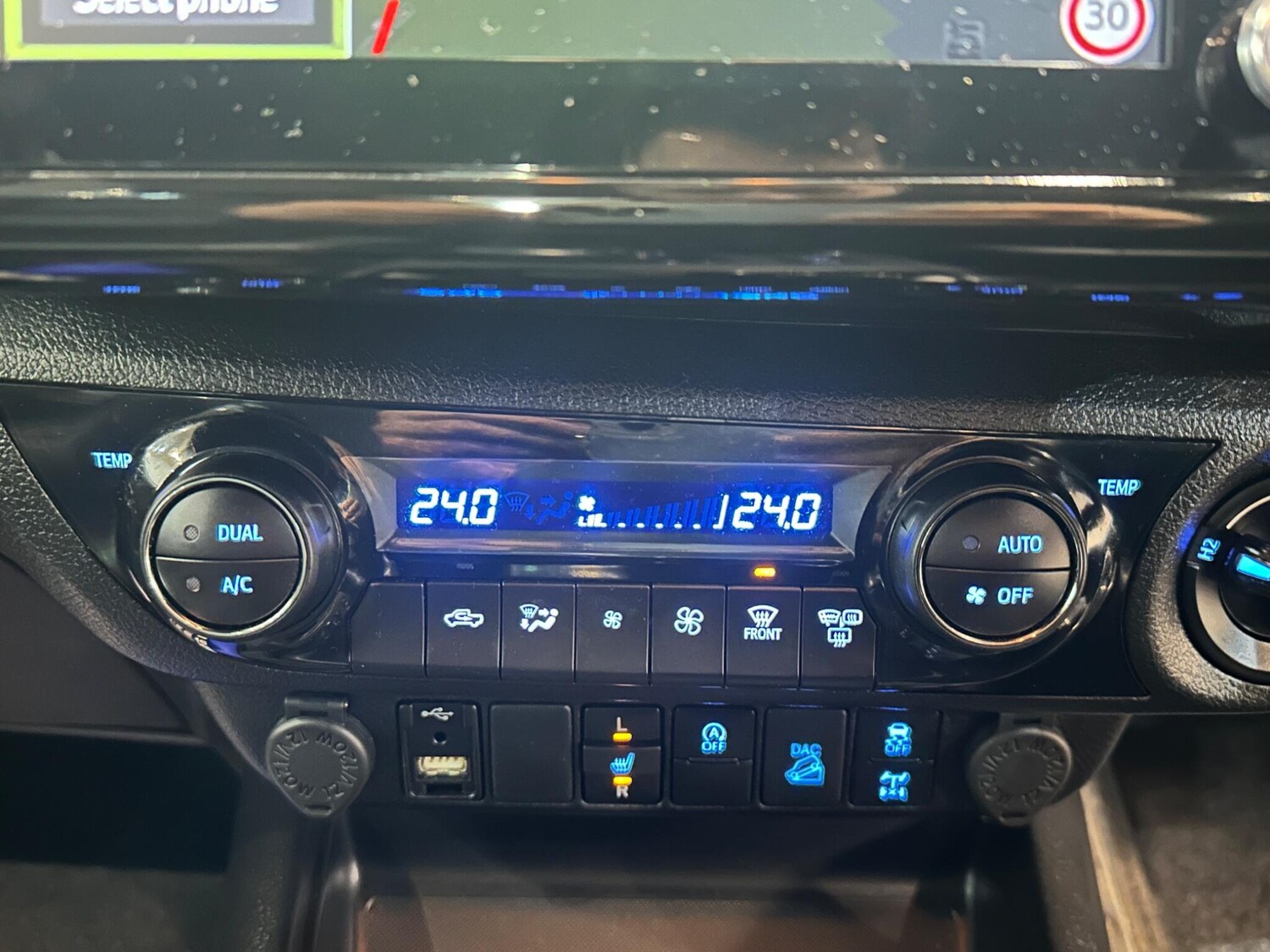 Used Toyota Hilux 2022 for sale - 77424535: Photo 35