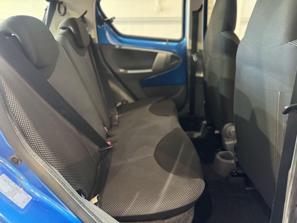 Used Toyota AYGO 2010 for sale - 75377899: Photo 24