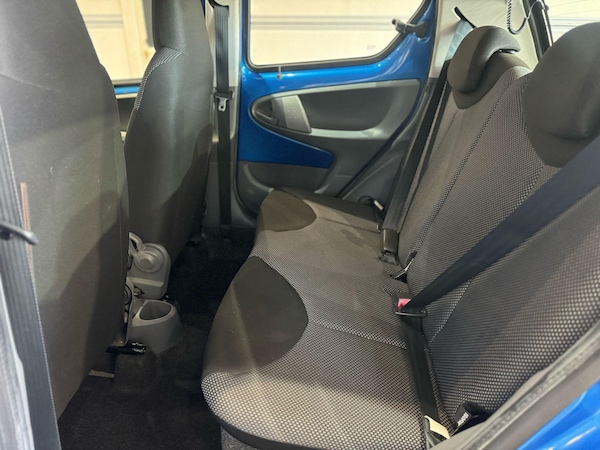 Used Toyota AYGO 2010 for sale - 75377899: Photo 26