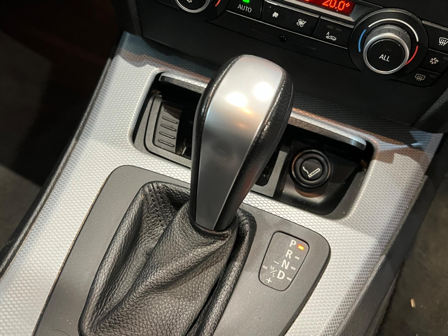 Used BMW 3 Series 2010 for sale - 76175051: Photo 41