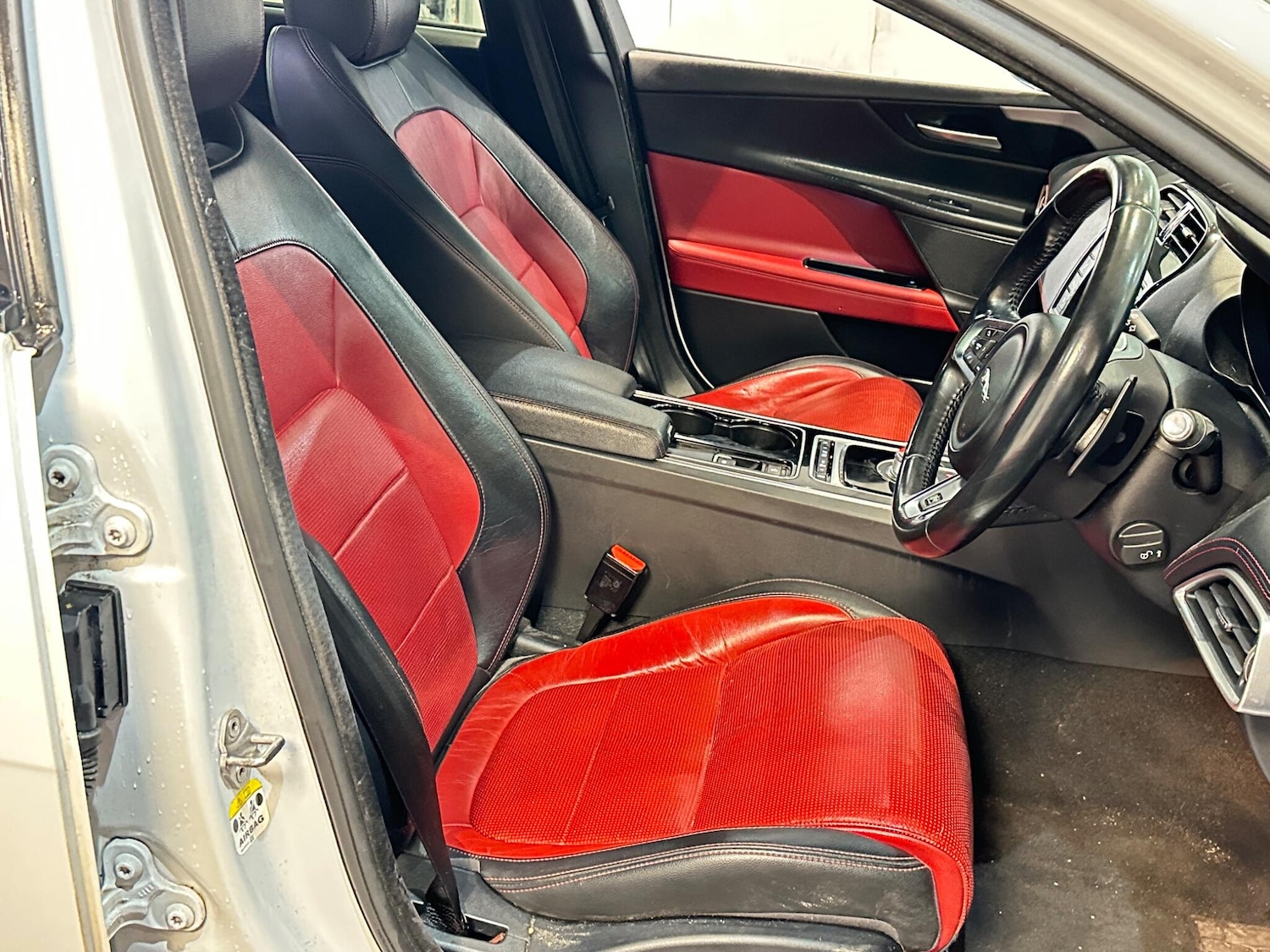 Used Jaguar XE 2016 for sale - 77425372: Photo 21