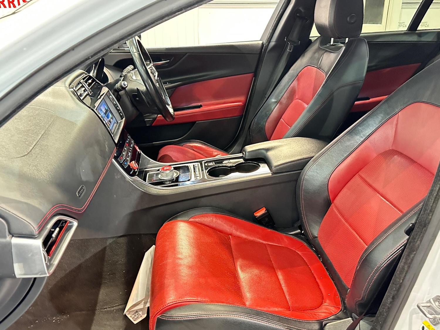 Used Jaguar XE 2016 for sale - 77425372: Photo 27