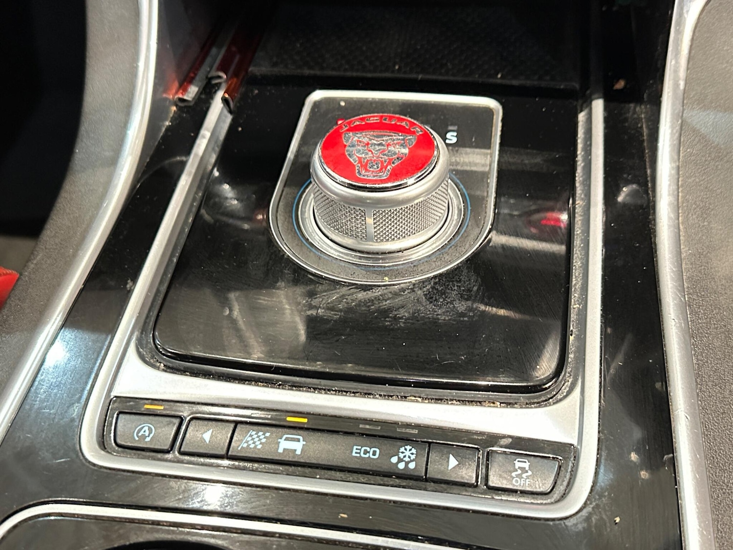 Used Jaguar XE 2016 for sale - 77425372: Photo 36