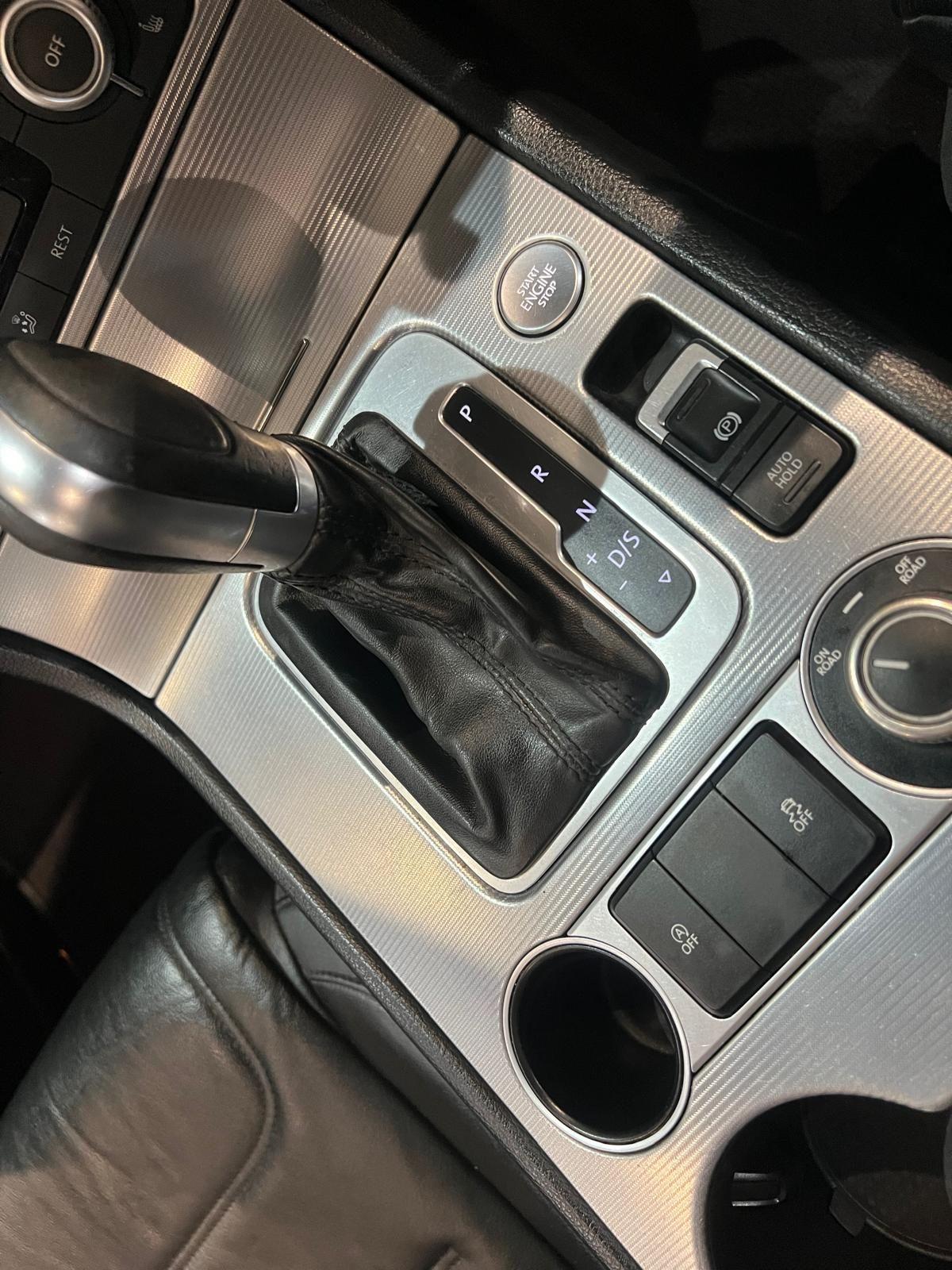 Used Volkswagen Touareg 2015 for sale - 76987653: Photo 24