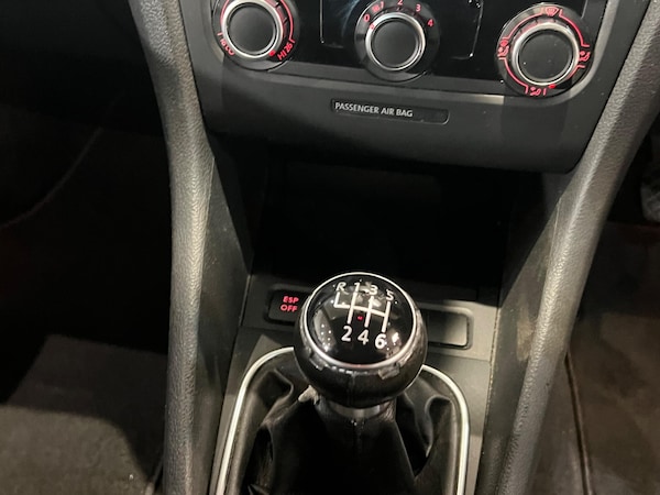 Used Volkswagen Golf 2010 for sale - 76099087: Photo 16