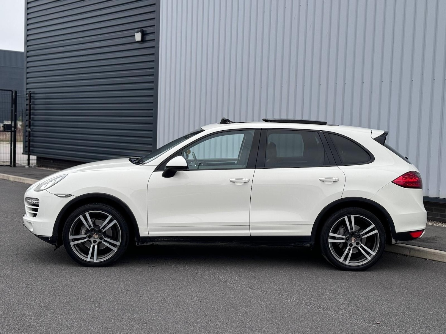 Used Porsche Cayenne for sale - 76759503: Photo 10