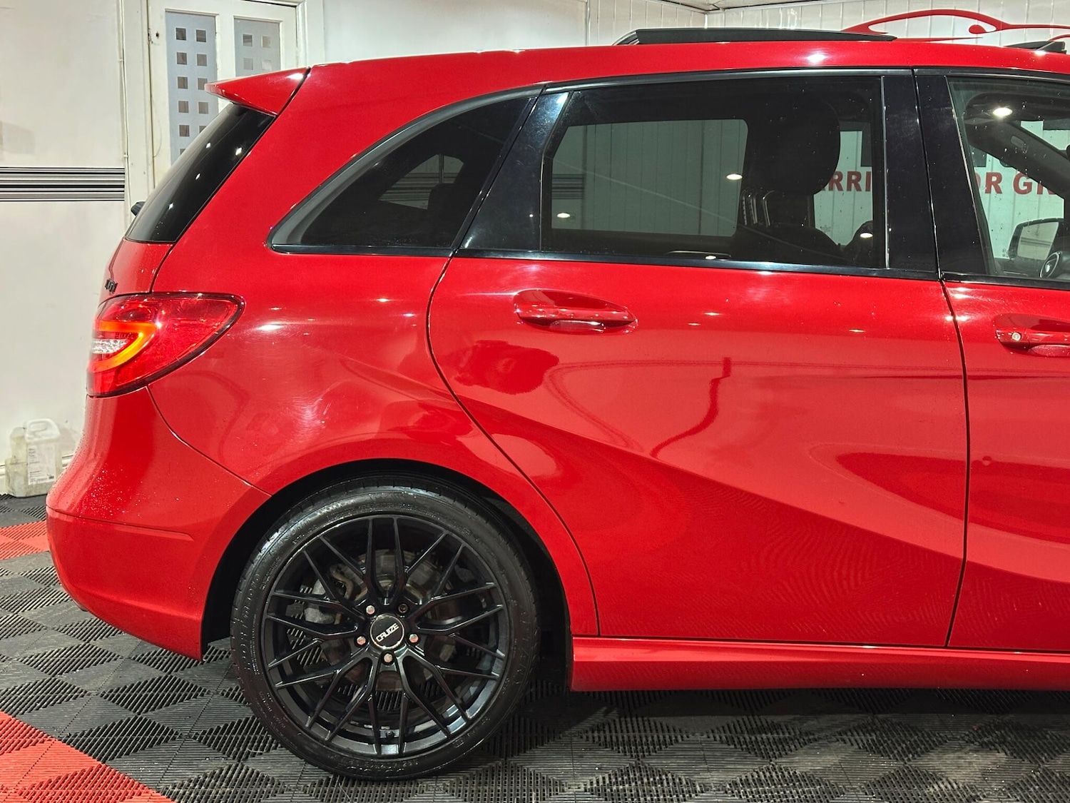 Used Mercedes-Benz B Class 2014 for sale - 76512649: Photo 43