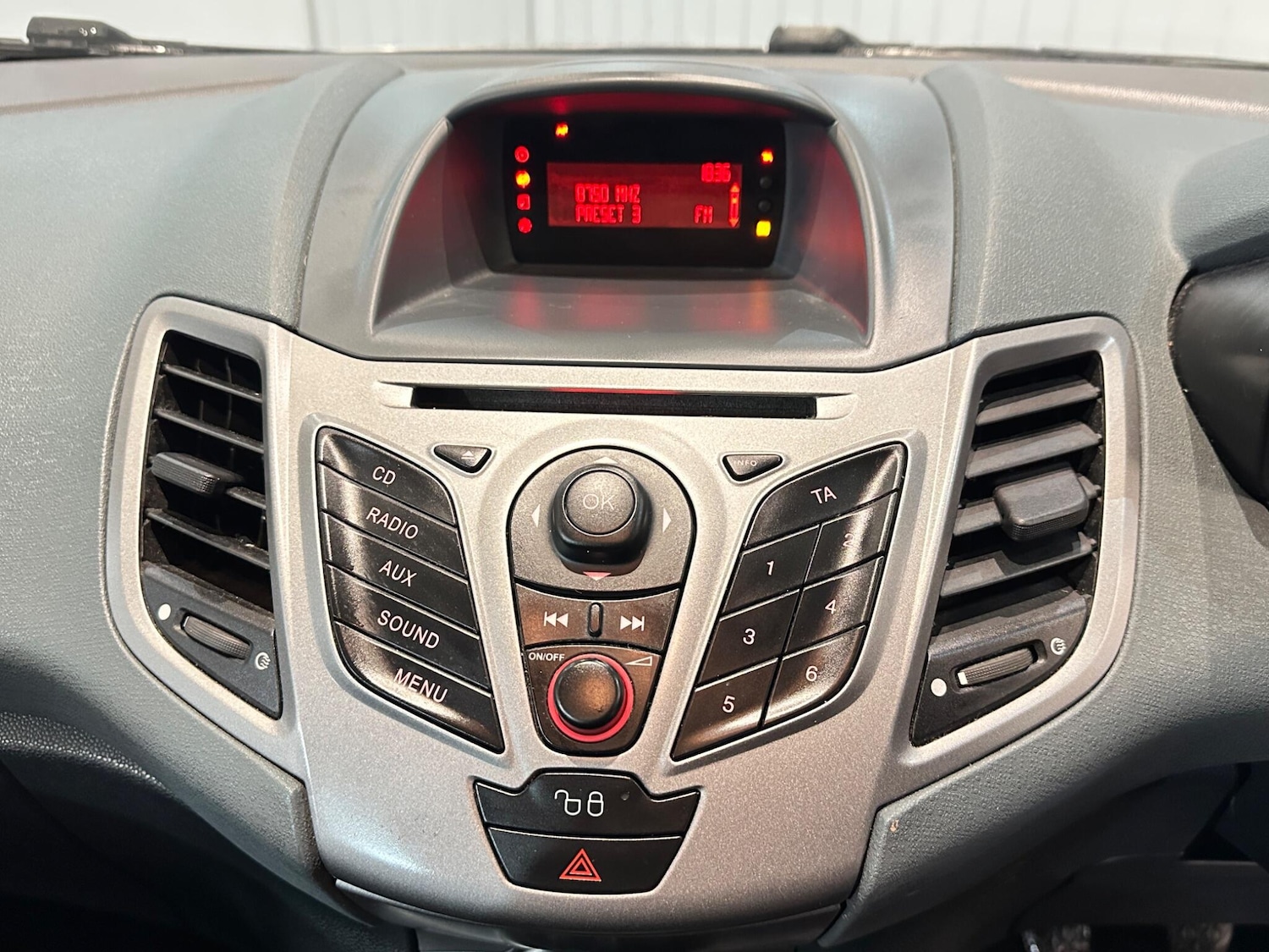 Used Ford Fiesta 2009 for sale - 77550315: Photo 23